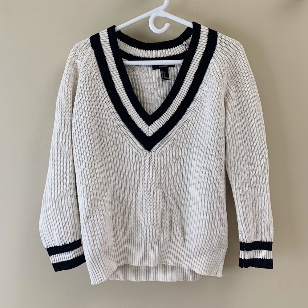 Forever 21 v-neck Sweater